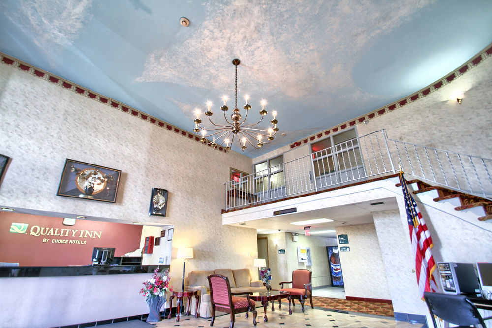 Quality Inn Enola - Harrisburg Харисбърг Екстериор снимка